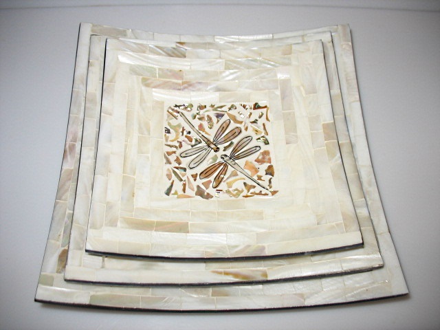 Set de trois plats carr�s en laque - mod�le 6